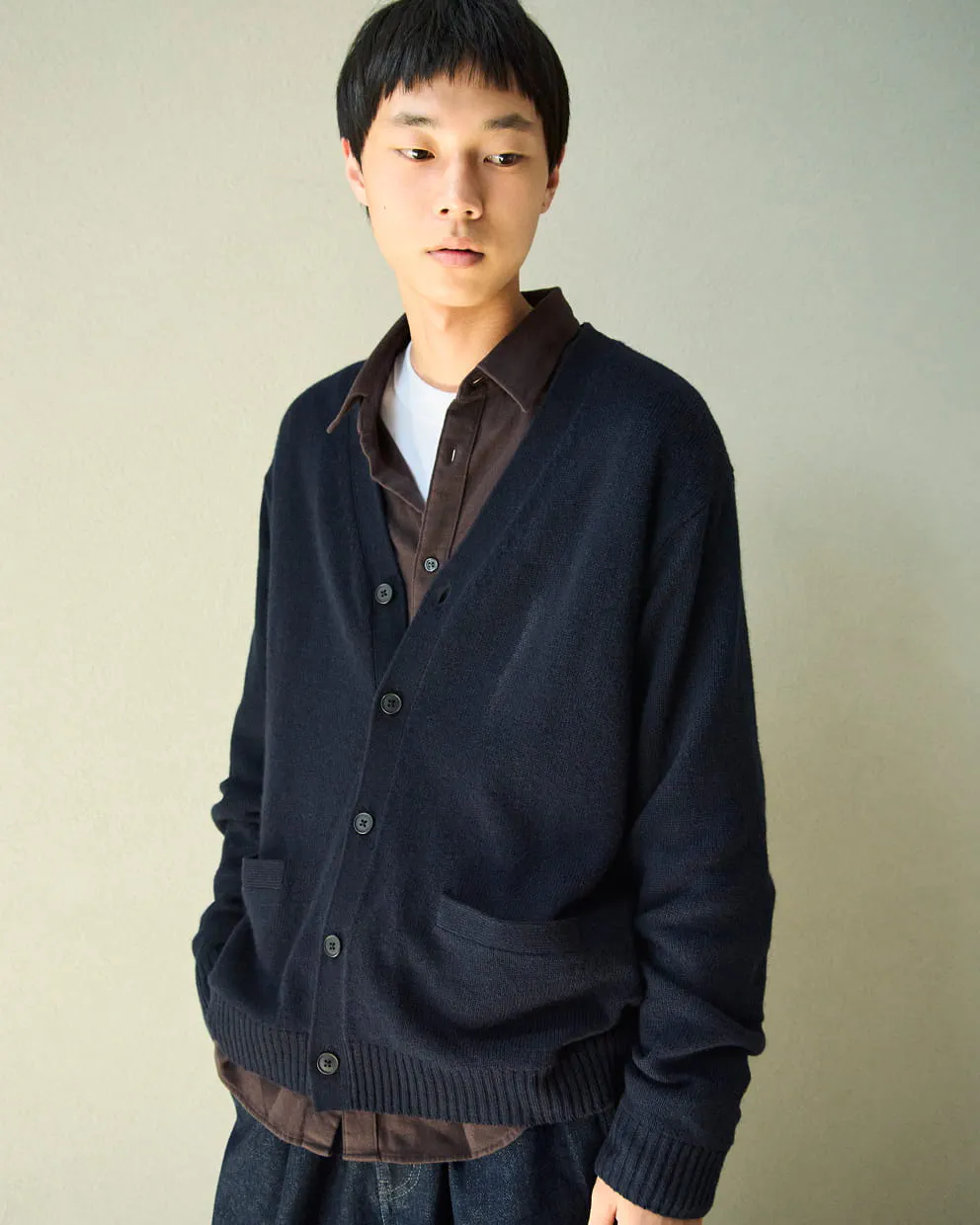 紳士　洗えるミラノリブ編みクルーネックセーターの着用イメージ2