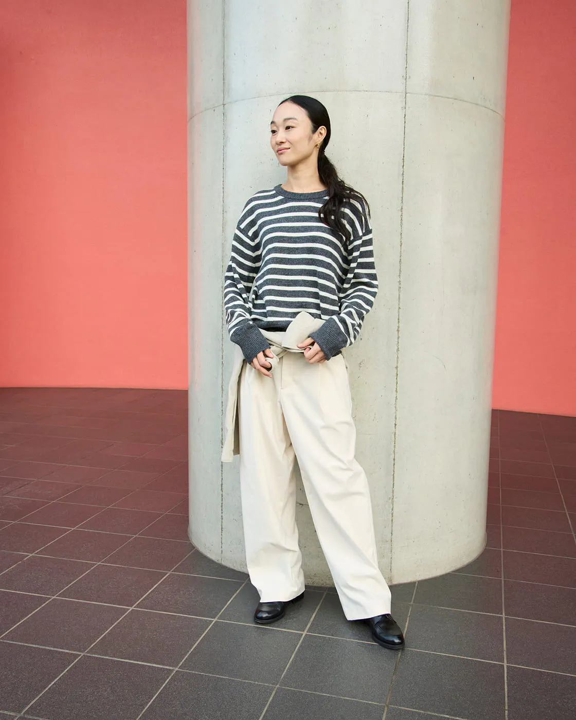 婦人　両面起毛フランネルスタンドカラー長袖ワンピースの着用イメージ1