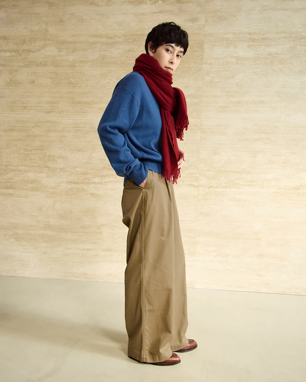 婦人　洗えるウールハイゲージポロカーディガンの着用イメージ2