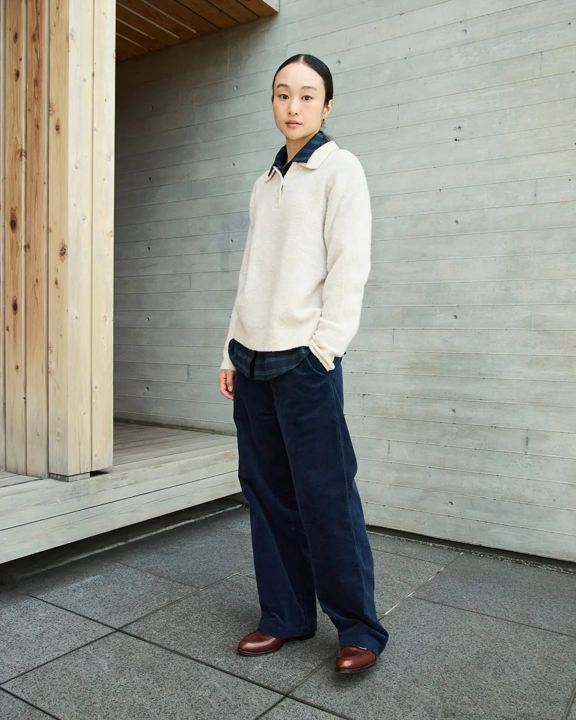 婦人　洗えるミラノリブ編みクルーネックセーターの着用イメージ1