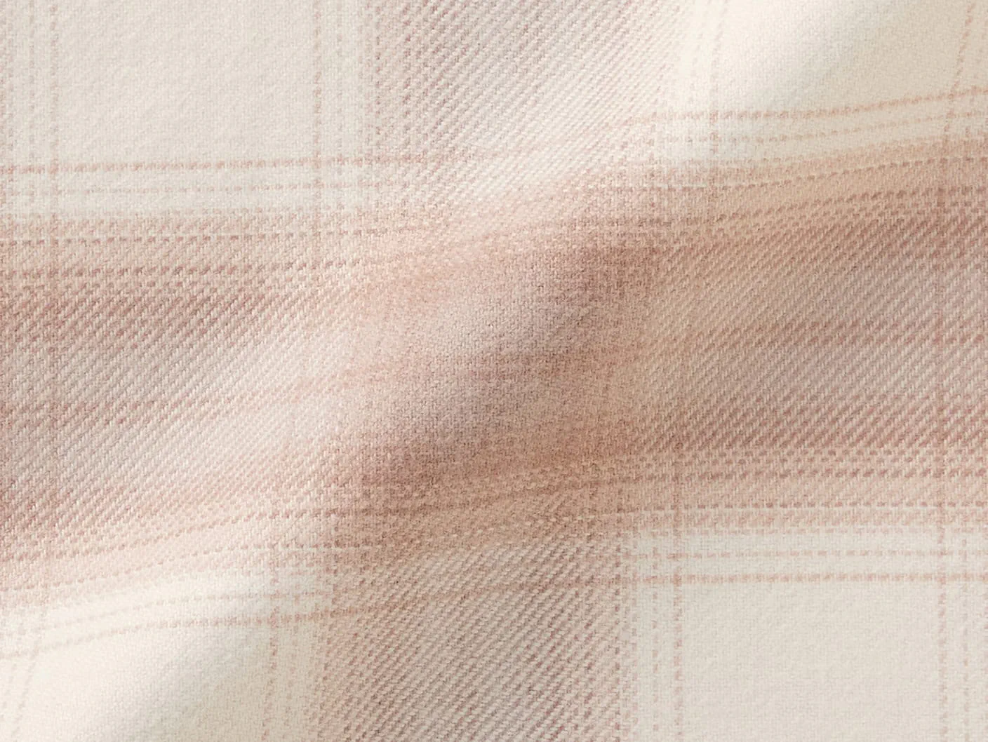 無側縫設計法蘭絨長袖睡衣的布料放大示意圖