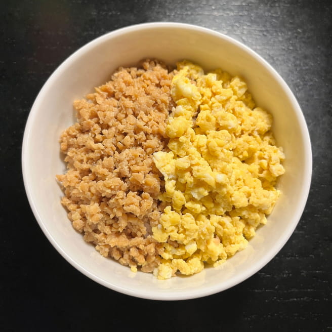 雙色丼